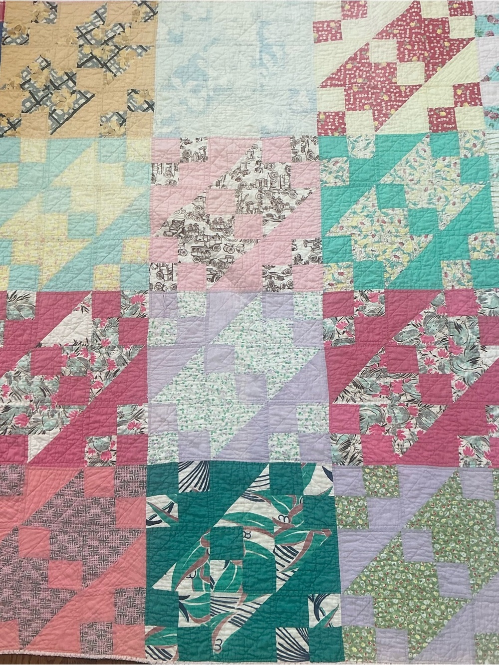 Vintage hand stitched multicolor Patchwork Quilt 72 x 74 USA made - Picture 2 of 10